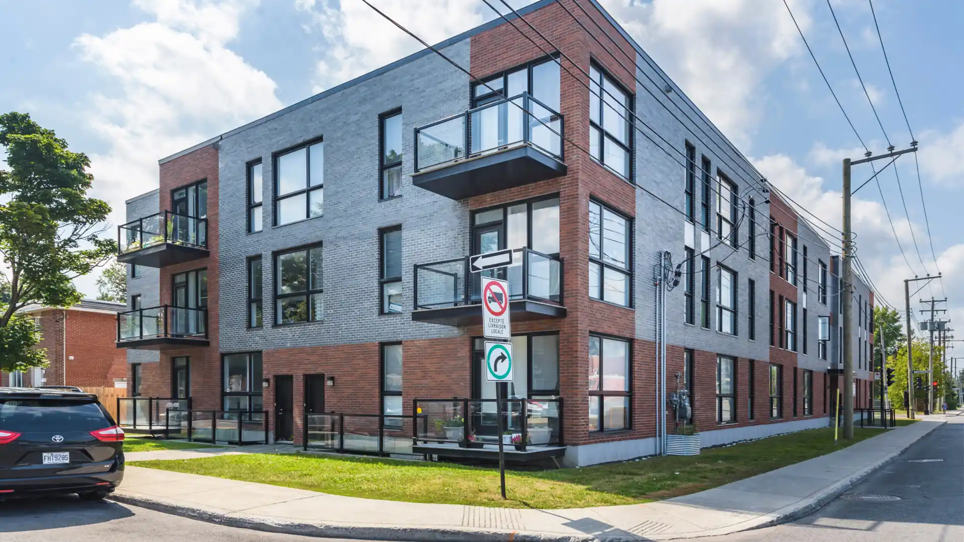 7070 Côte SaintLuc Road Côte SaintLuc Gestion Lameer